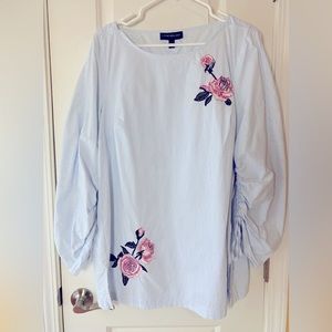 👚 Striped top with floral embroidery